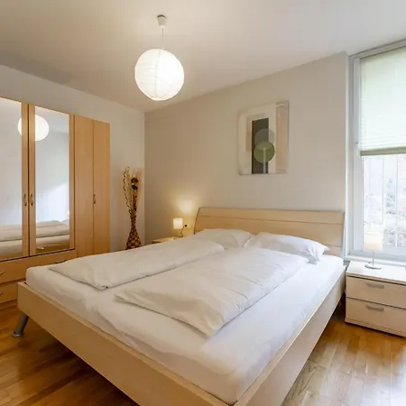 Westside ラウリス